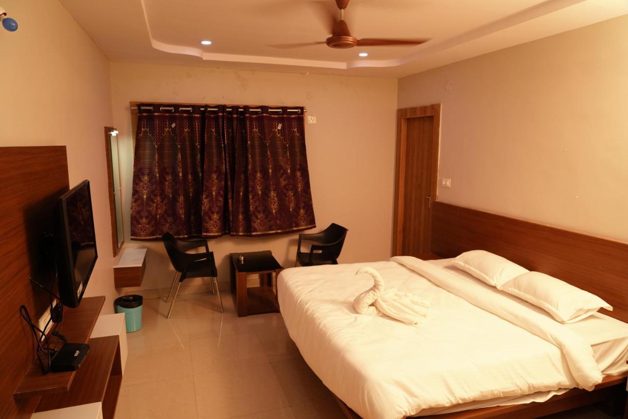 Swagath Residency Kakinada Bagian luar foto